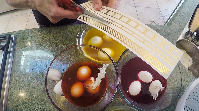 chefv-Cutting-Flashing-Tats-800p Chef V Cutting Flash Tats for Easter eggs