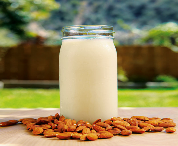 chefv-cereal-mason-jar-almonds-800p