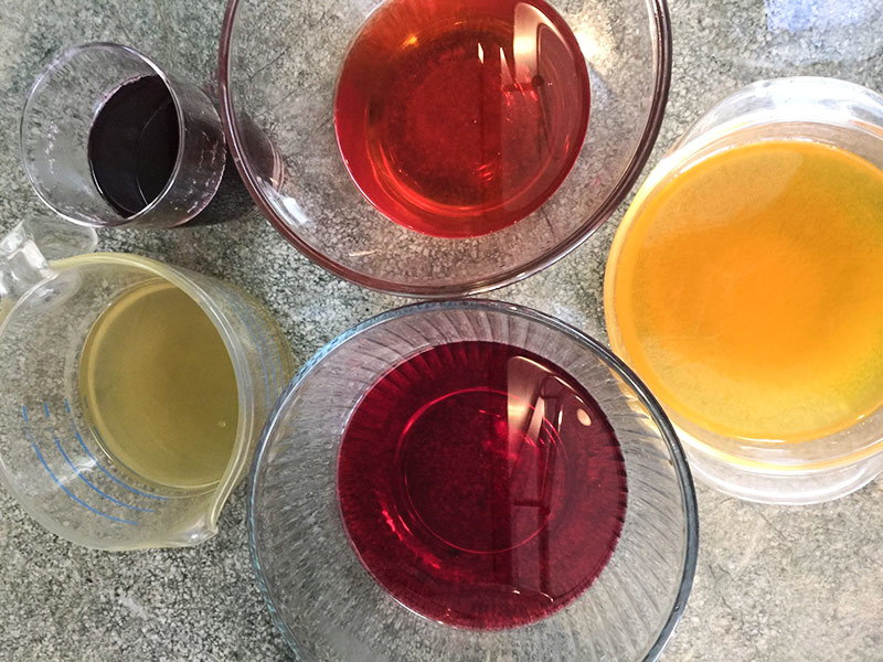 chefv-natural-dyes-800p Natural Easter Egg Dyes