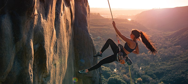 chefv-woman-climber-800p