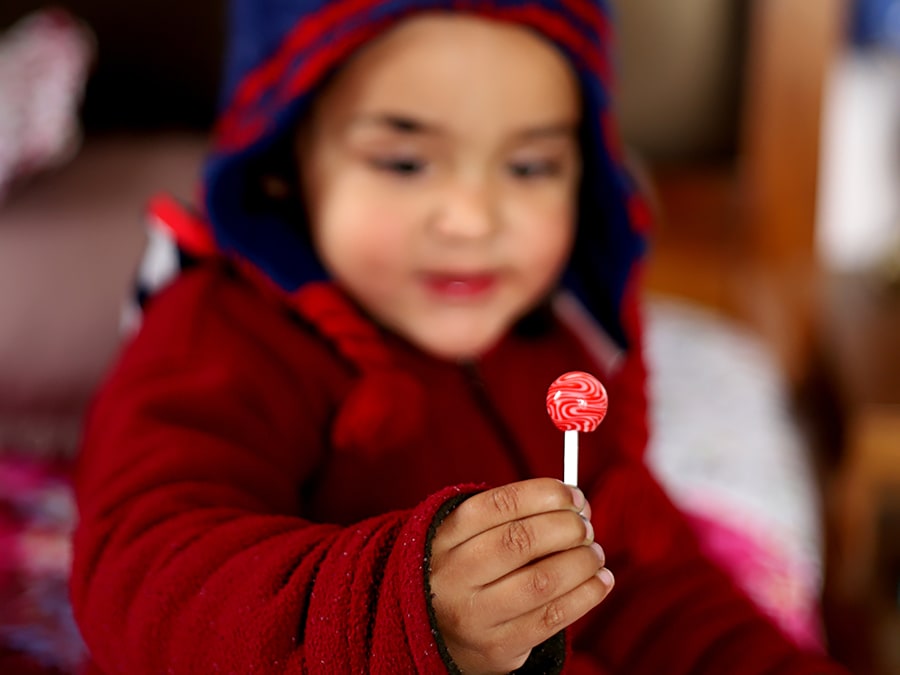 lollipop-child-900p sugarfree lollipop