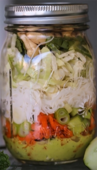 chefv-thai-mason-jar-salad-500p